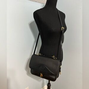 Vintage Dooney & Bourke Black Pebbled Vintage Leather Shoulder Bag.
